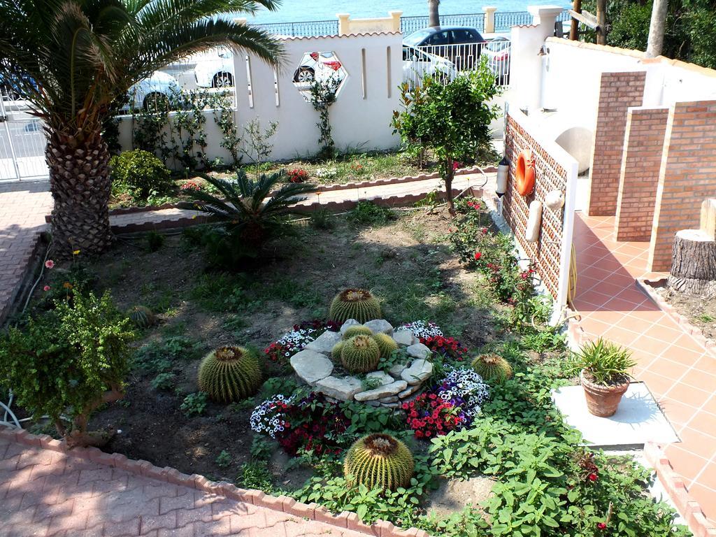 B&B Villa Sul Mare Melito Di Porto Salvo Extérieur photo