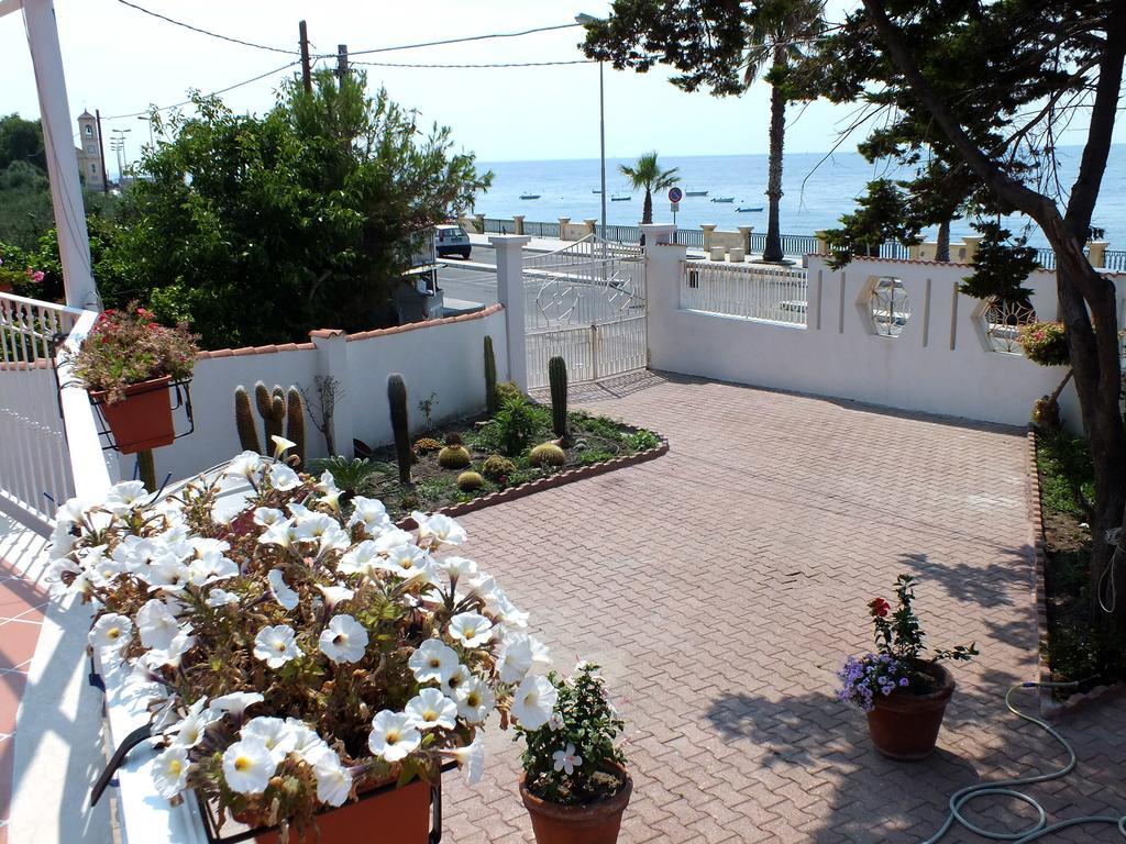 B&B Villa Sul Mare Melito Di Porto Salvo Extérieur photo