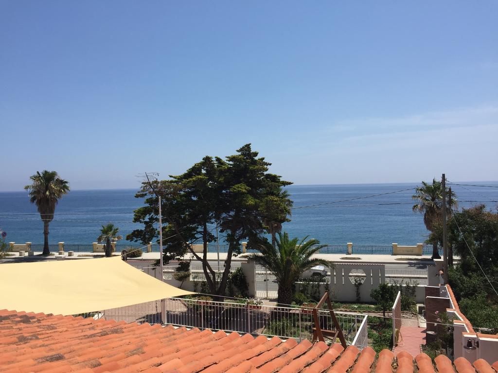 B&B Villa Sul Mare Melito Di Porto Salvo Extérieur photo