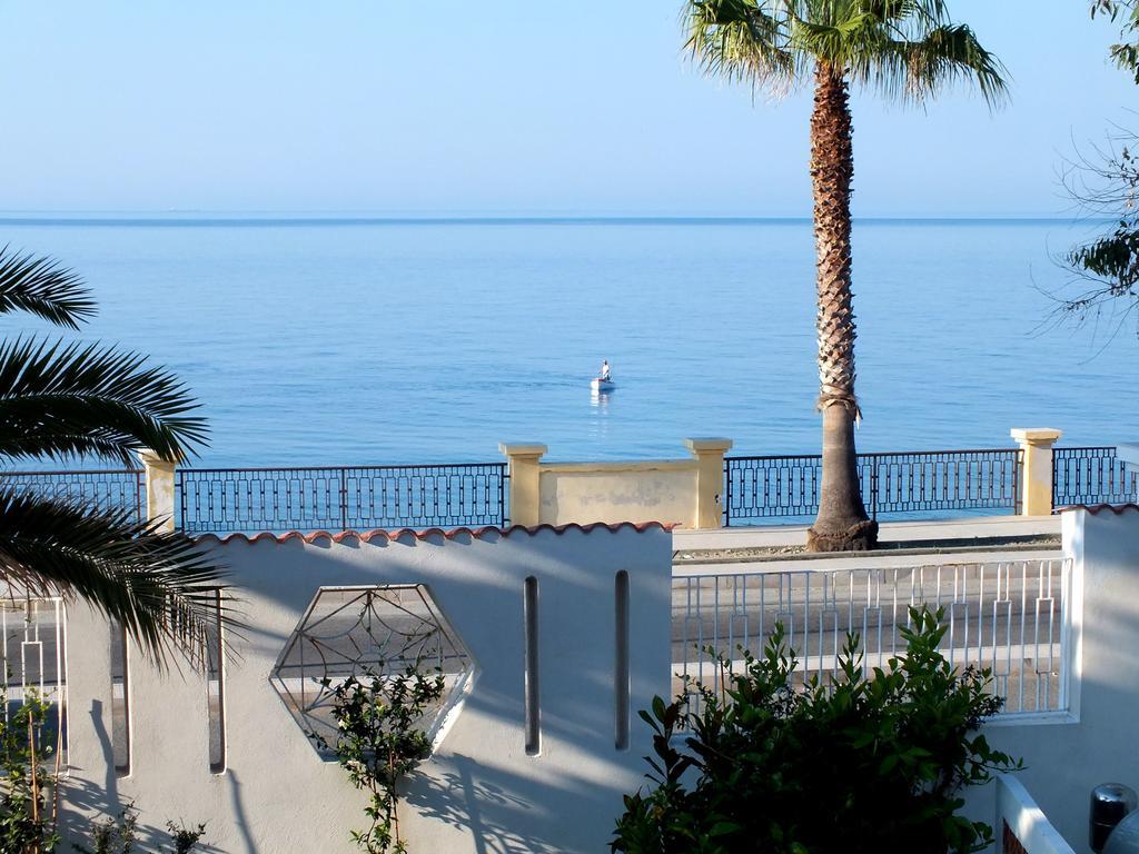 B&B Villa Sul Mare Melito Di Porto Salvo Extérieur photo