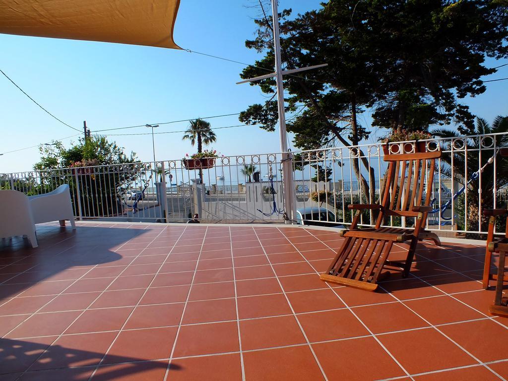B&B Villa Sul Mare Melito Di Porto Salvo Extérieur photo